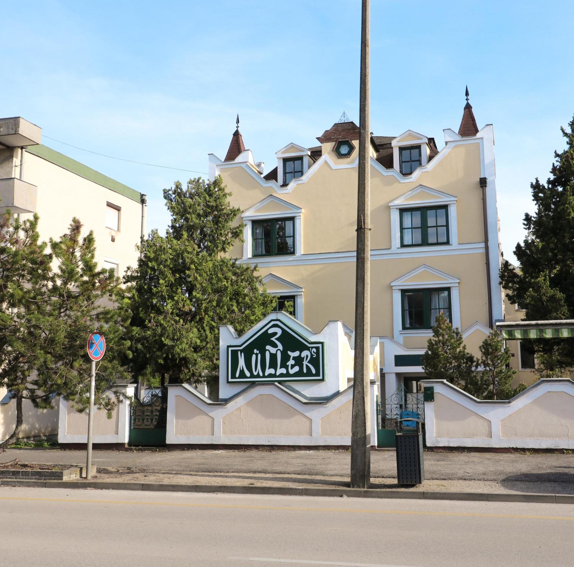 Mueller's 3 Siófok